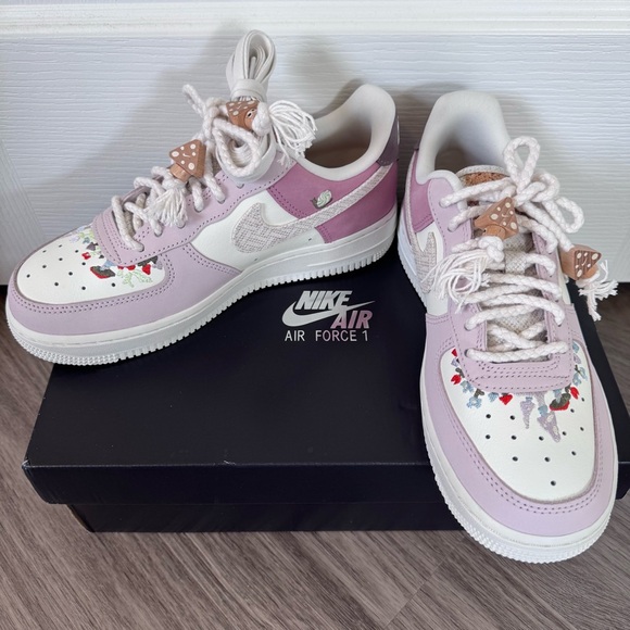 Nike Women's Sneakers Nike Air Force '07 LX IB8874-111 Pearl